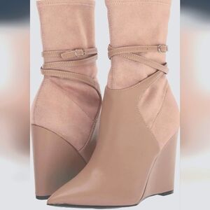GUESS ANKLE BOOTIES